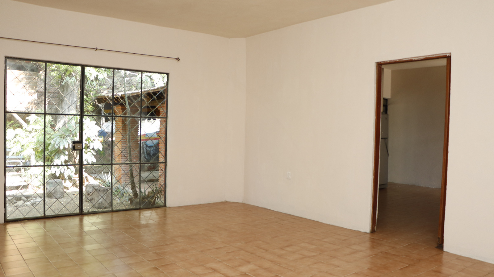 COMMERCIAL HOUSE FOR RENT IN BRENAMIEL OAXACA